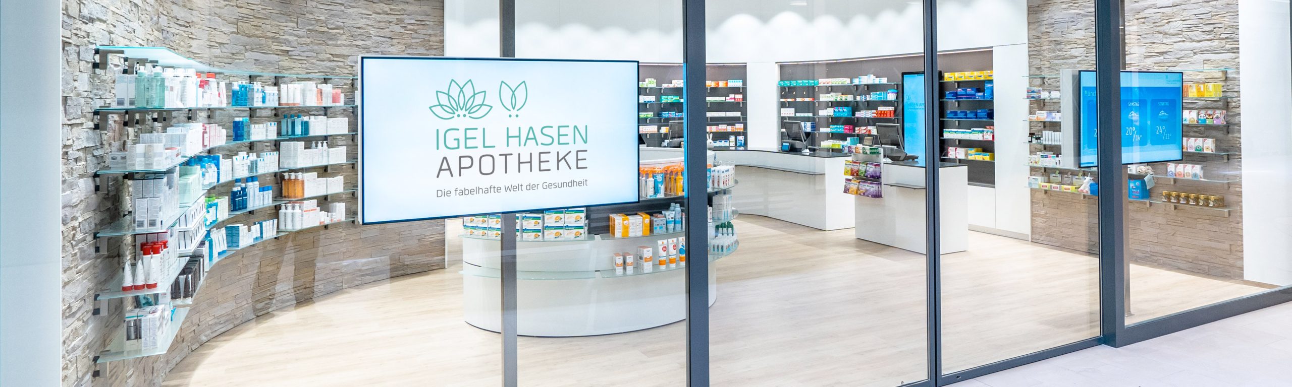 Eingang der Igel Hasen Apotheke in München Allach